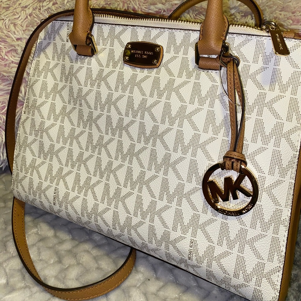 Michael Koors Kellen Crossbody New✨🤎